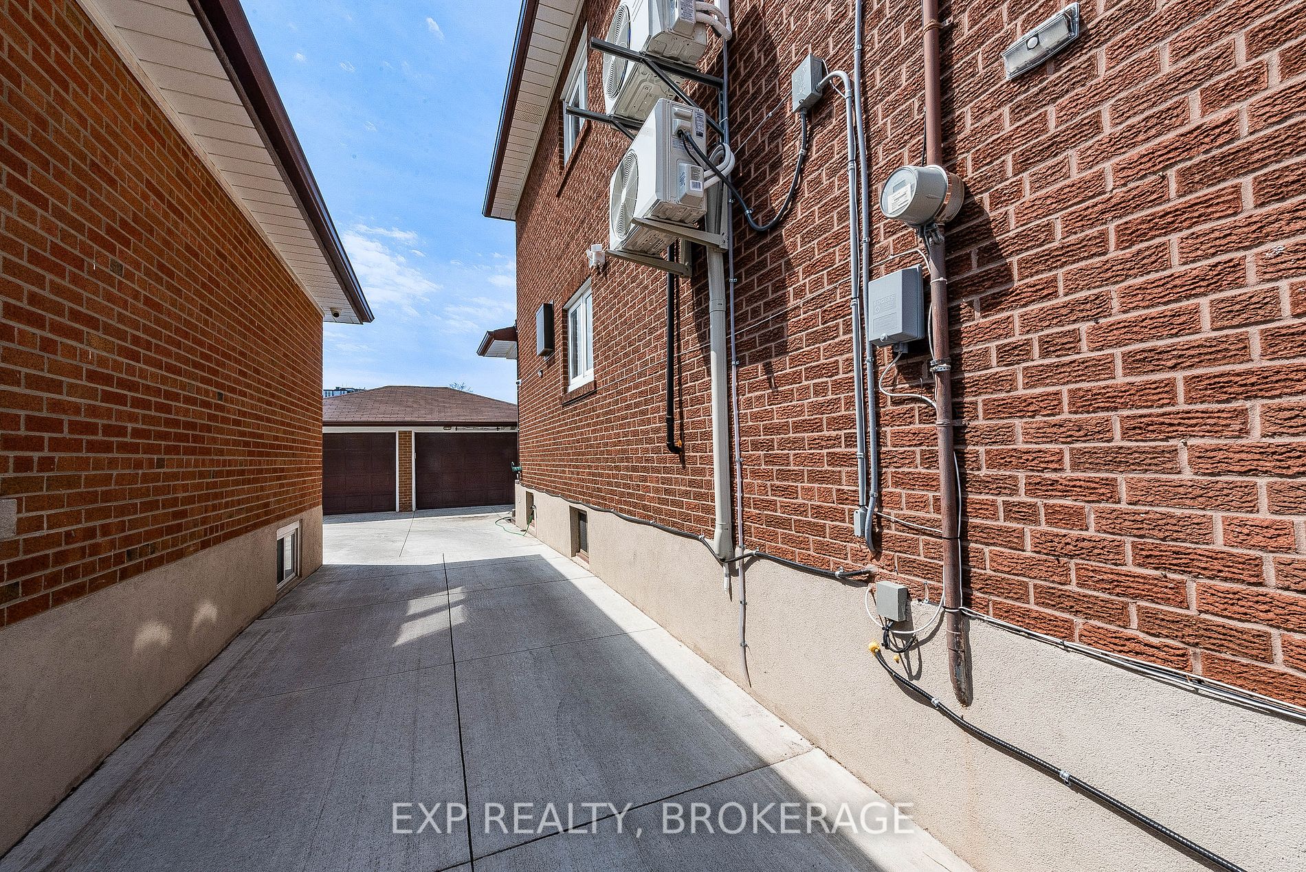60 Emily Ave