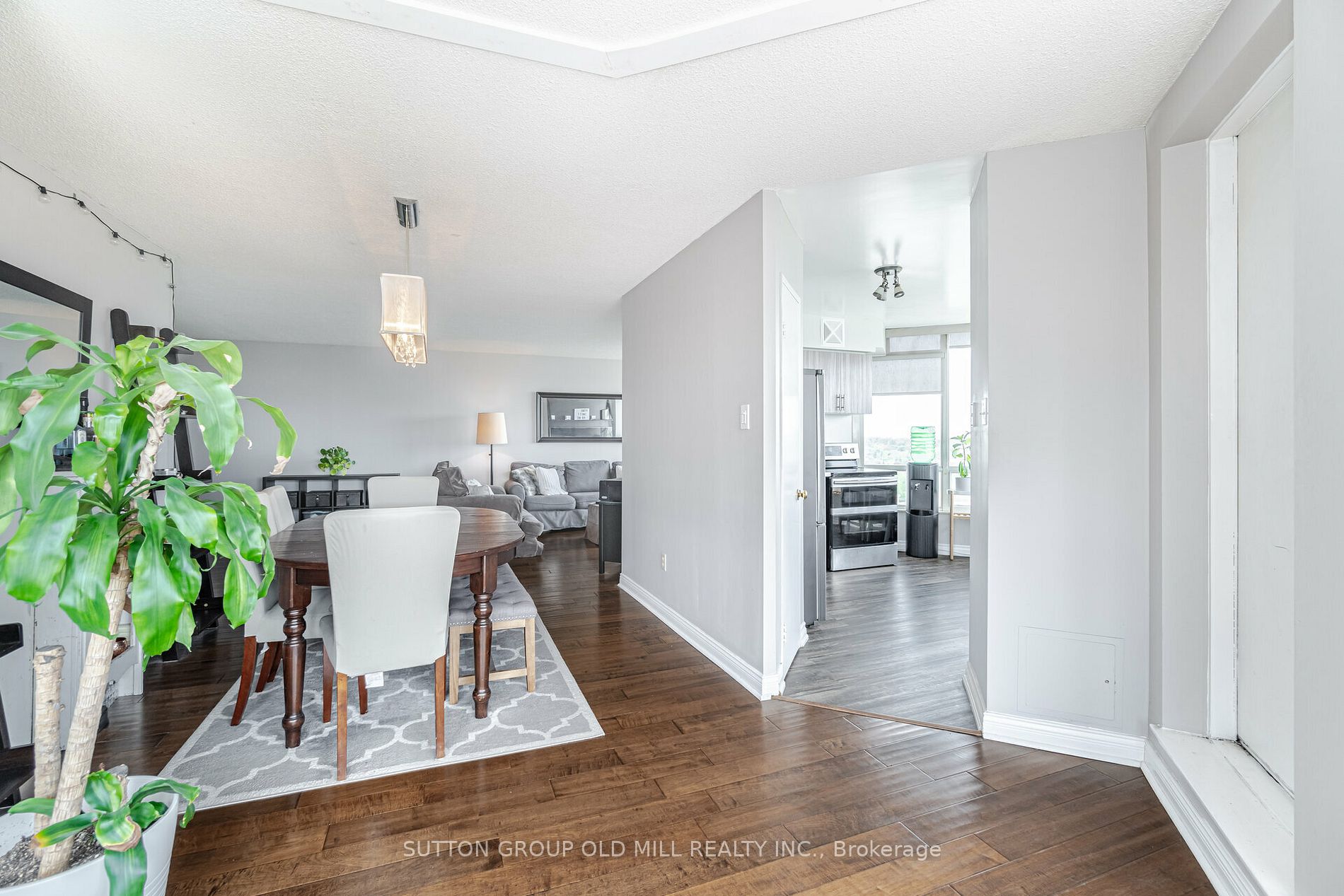 1300 Islington Ave, #2107