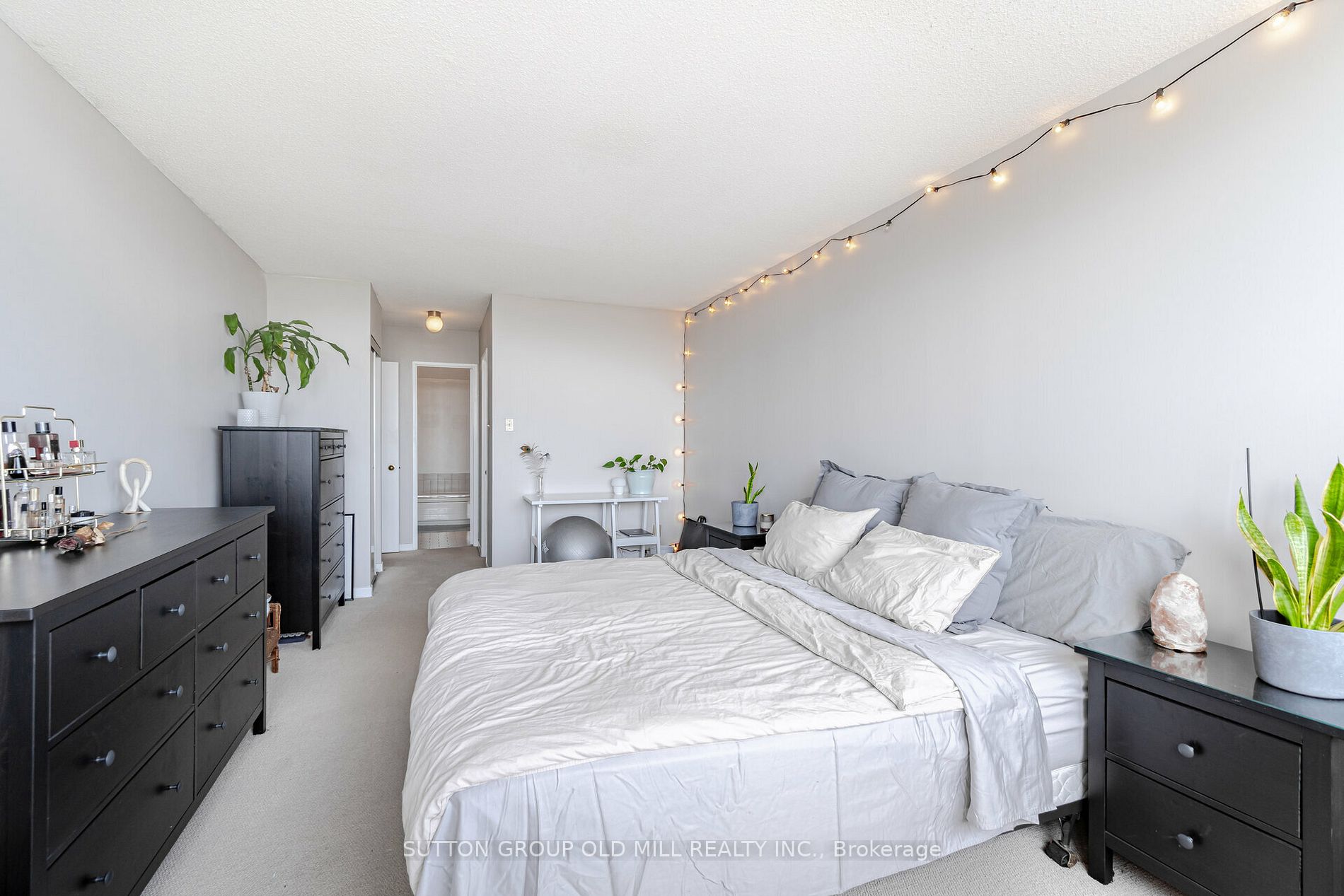 1300 Islington Ave, #2107