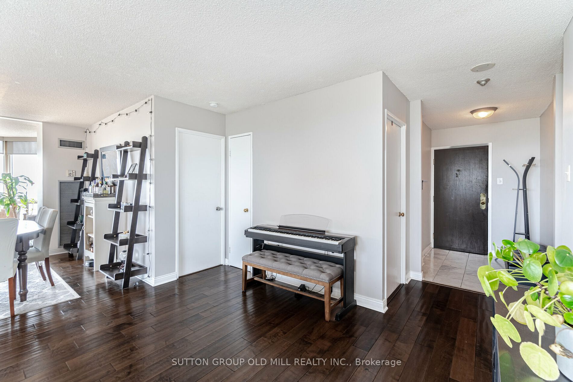 1300 Islington Ave, #2107