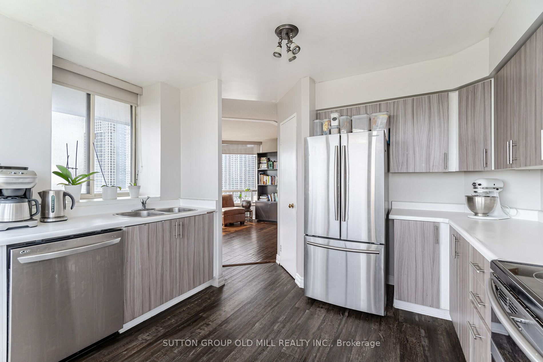 1300 Islington Ave, #2107