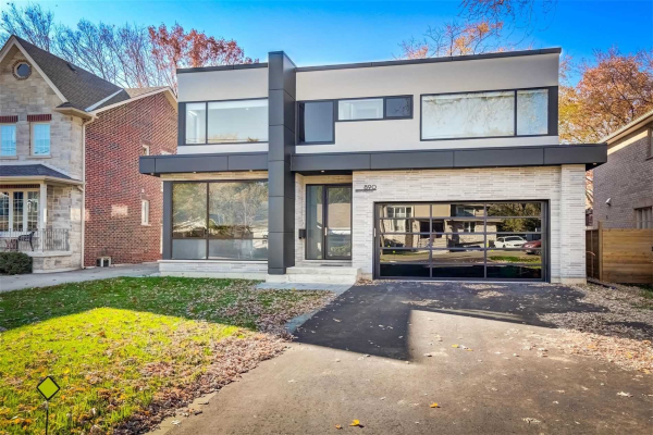 890 Beechwood Ave, Mississauga