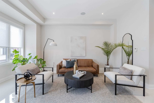 253 Vellwood Common Cres