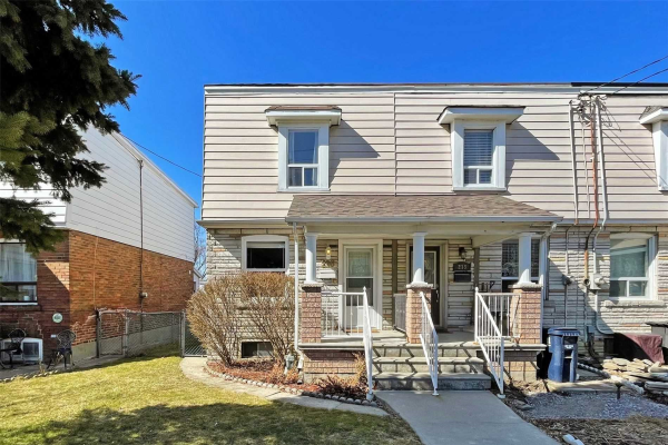 216 Silverthorn Ave, Toronto