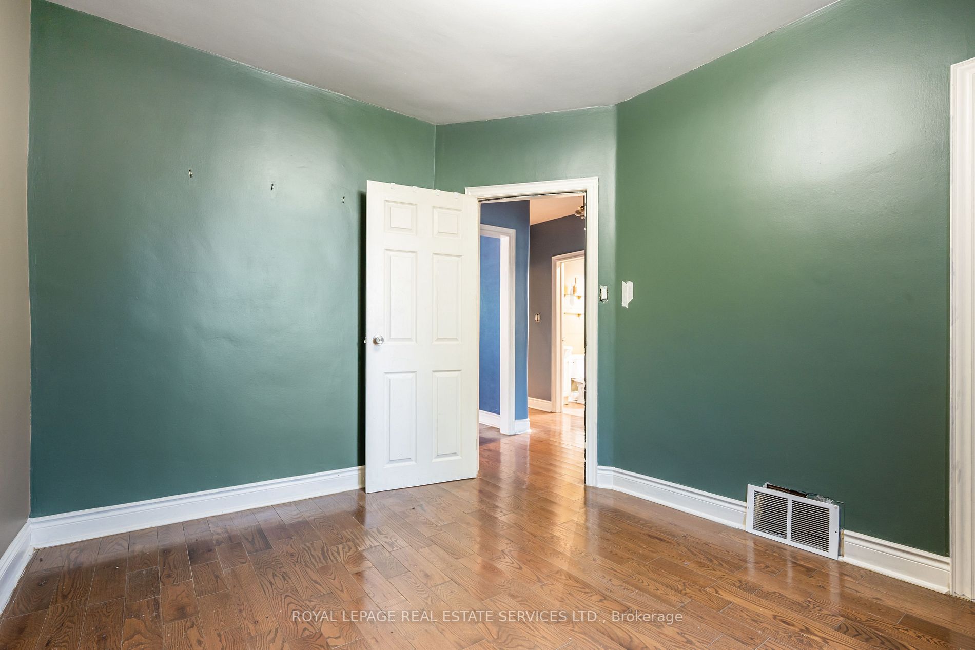 8 Culnan Ave