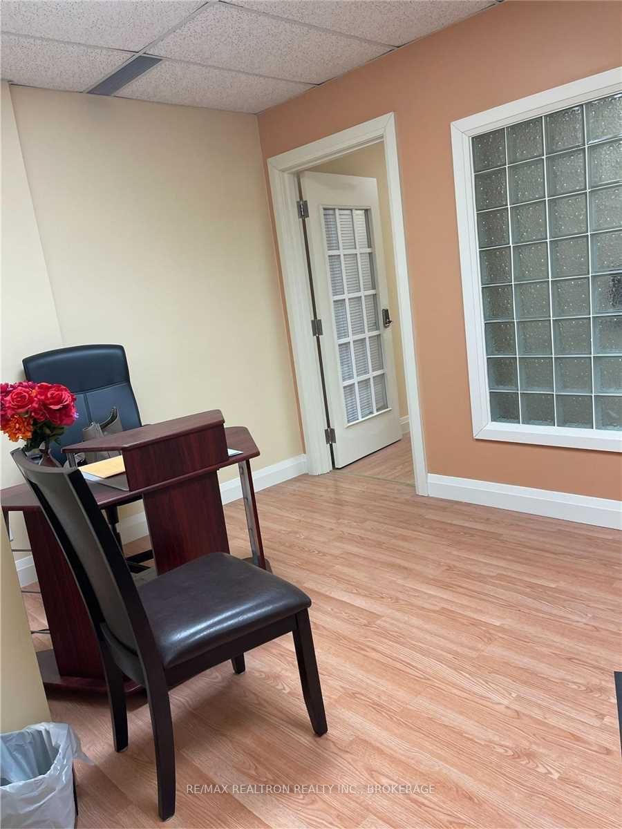 Listing W5994023 - Large Photo # 4