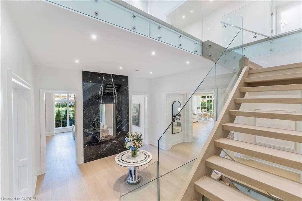 2280 Doulton Drive