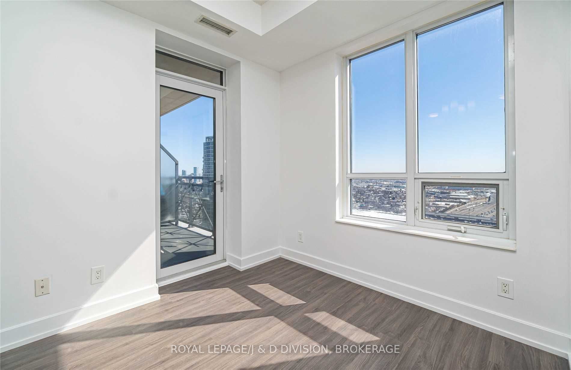 2 Eva Rd, #2728