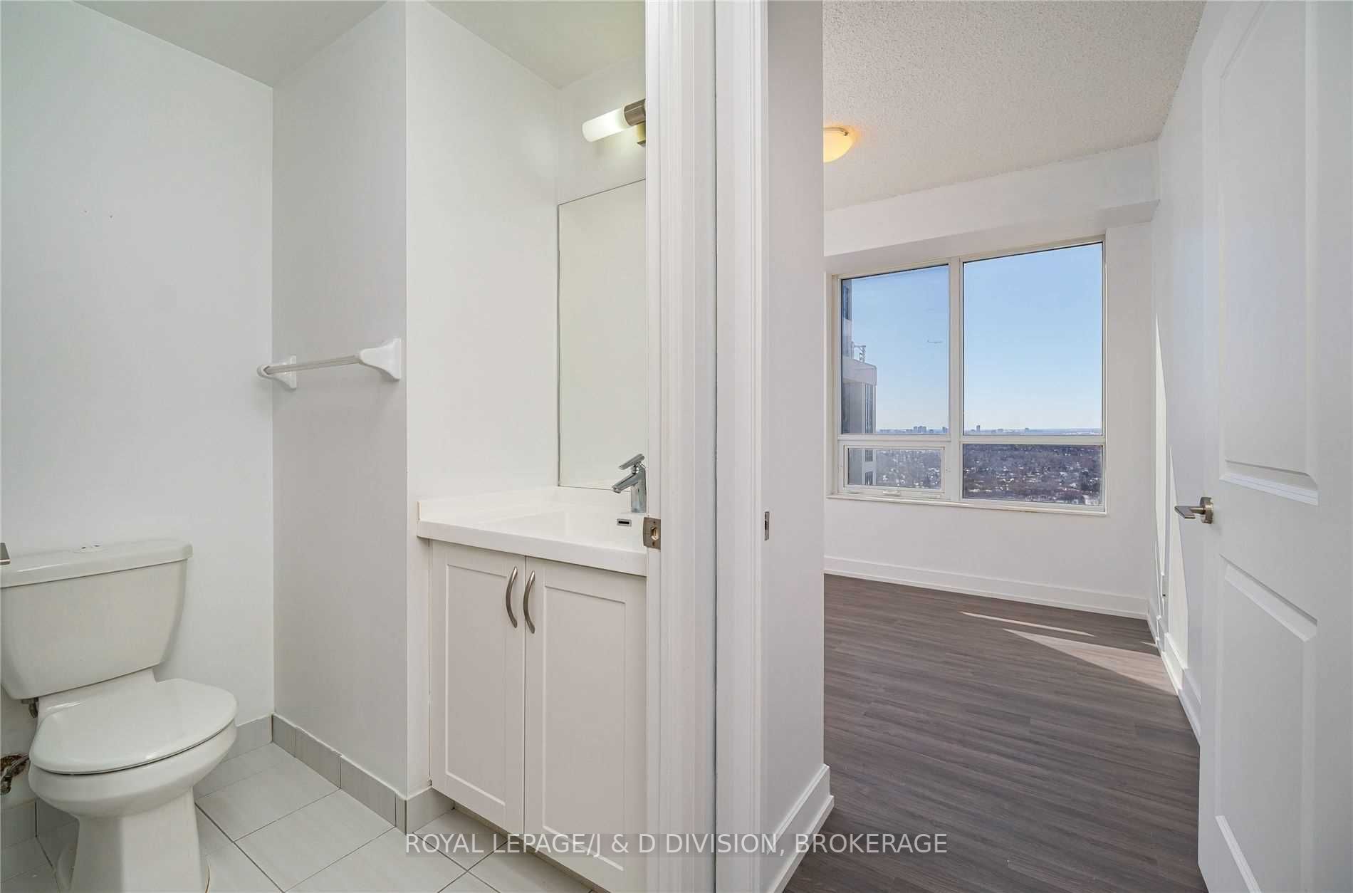 2 Eva Rd, #2728