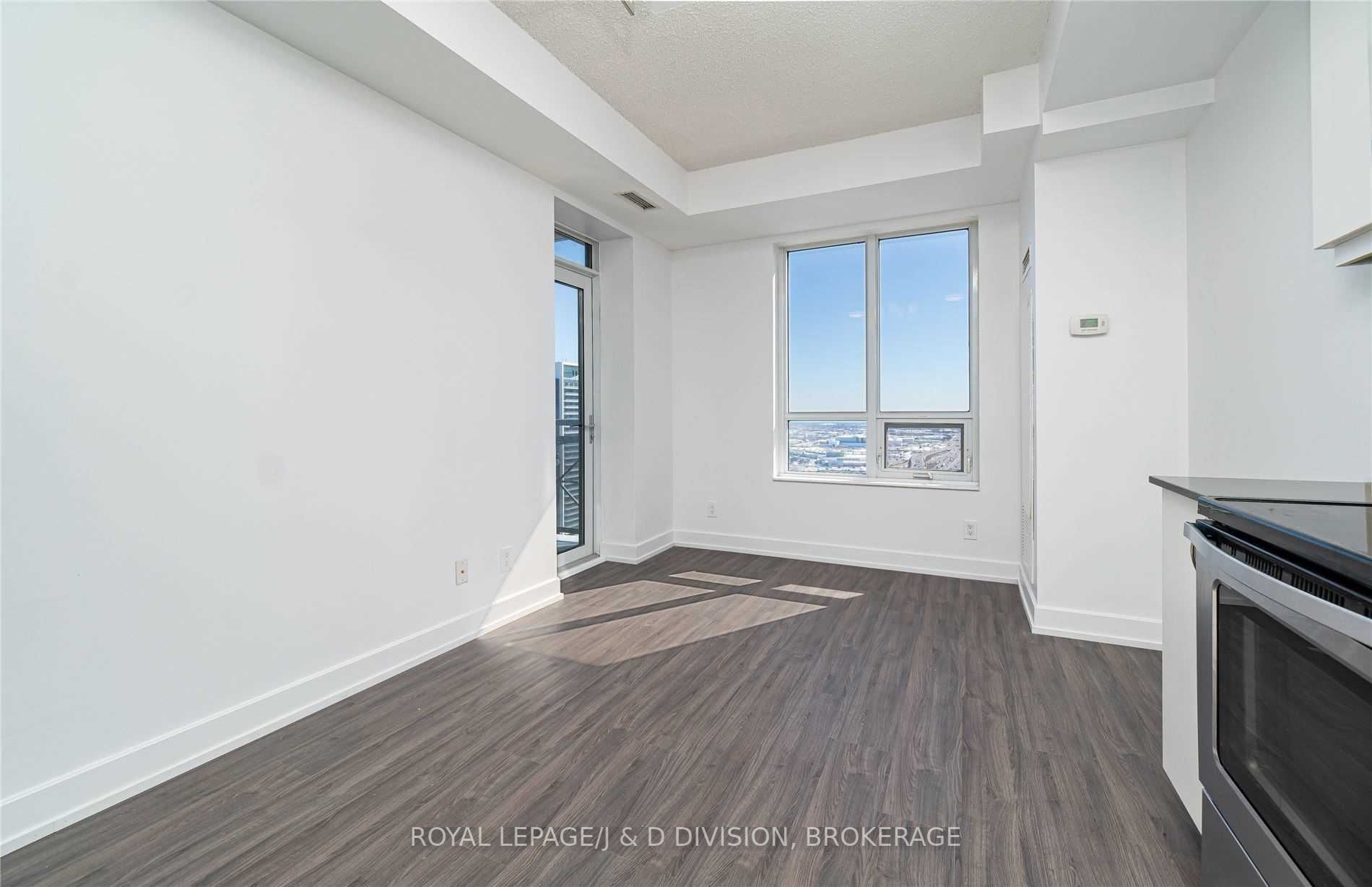 2 Eva Rd, #2728