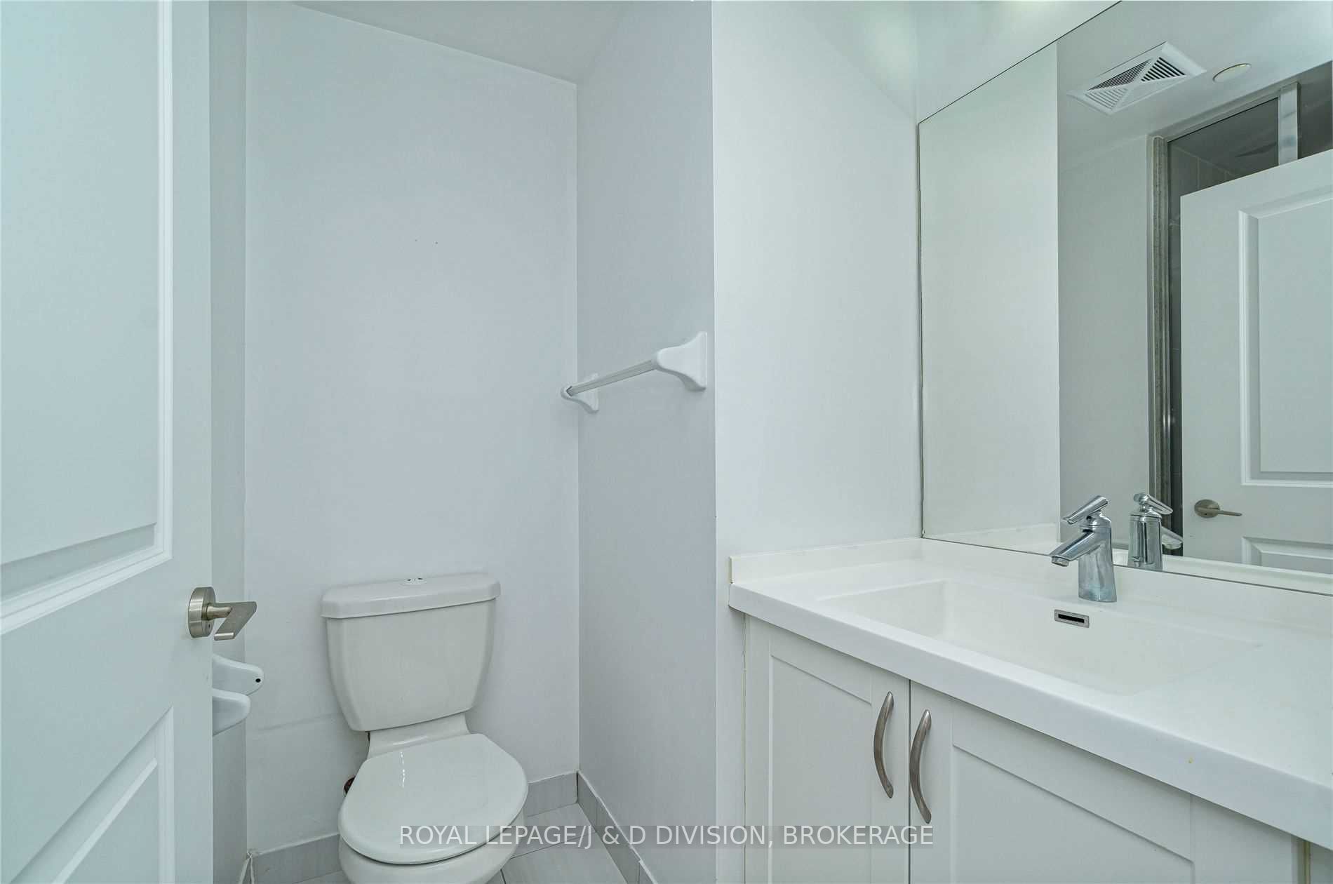 2 Eva Rd, #2728