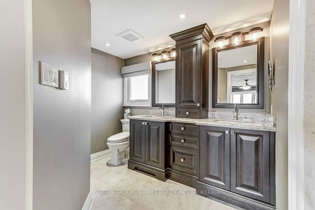 2059 Kawartha Cres