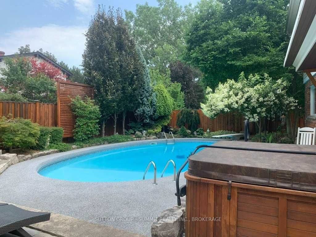 2059 Kawartha Cres