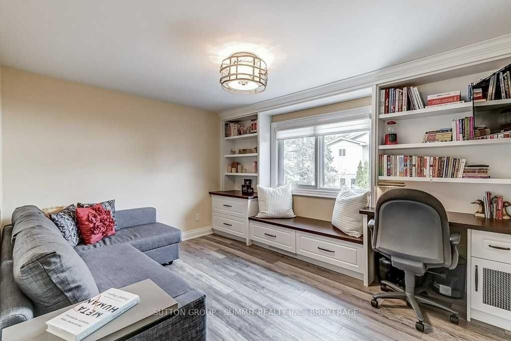 2059 Kawartha Cres