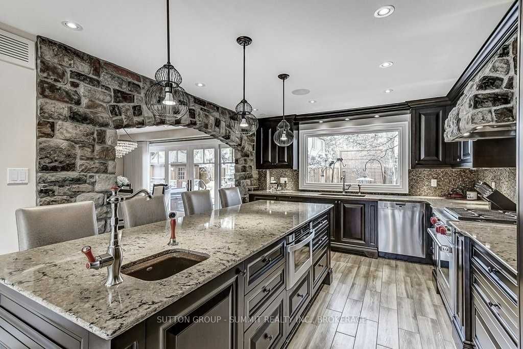 2059 Kawartha Cres