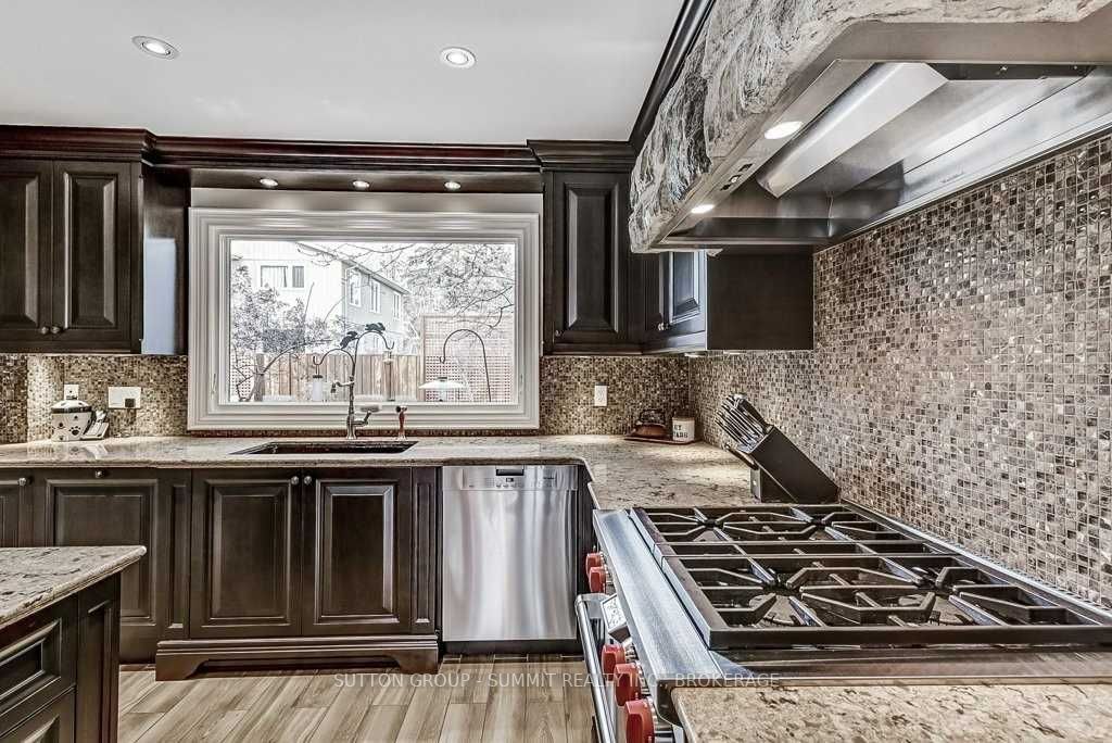 2059 Kawartha Cres