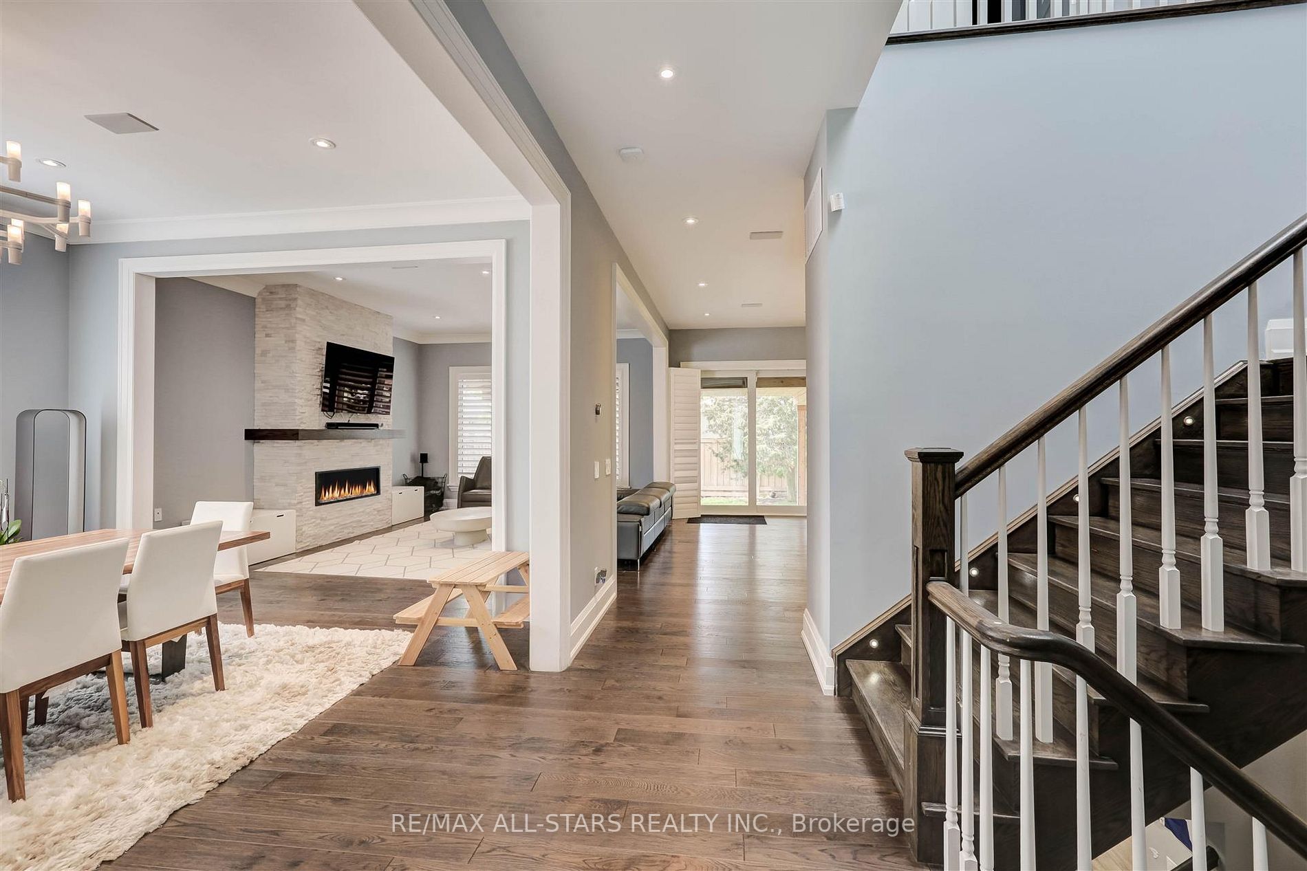 450 Saville Crescent