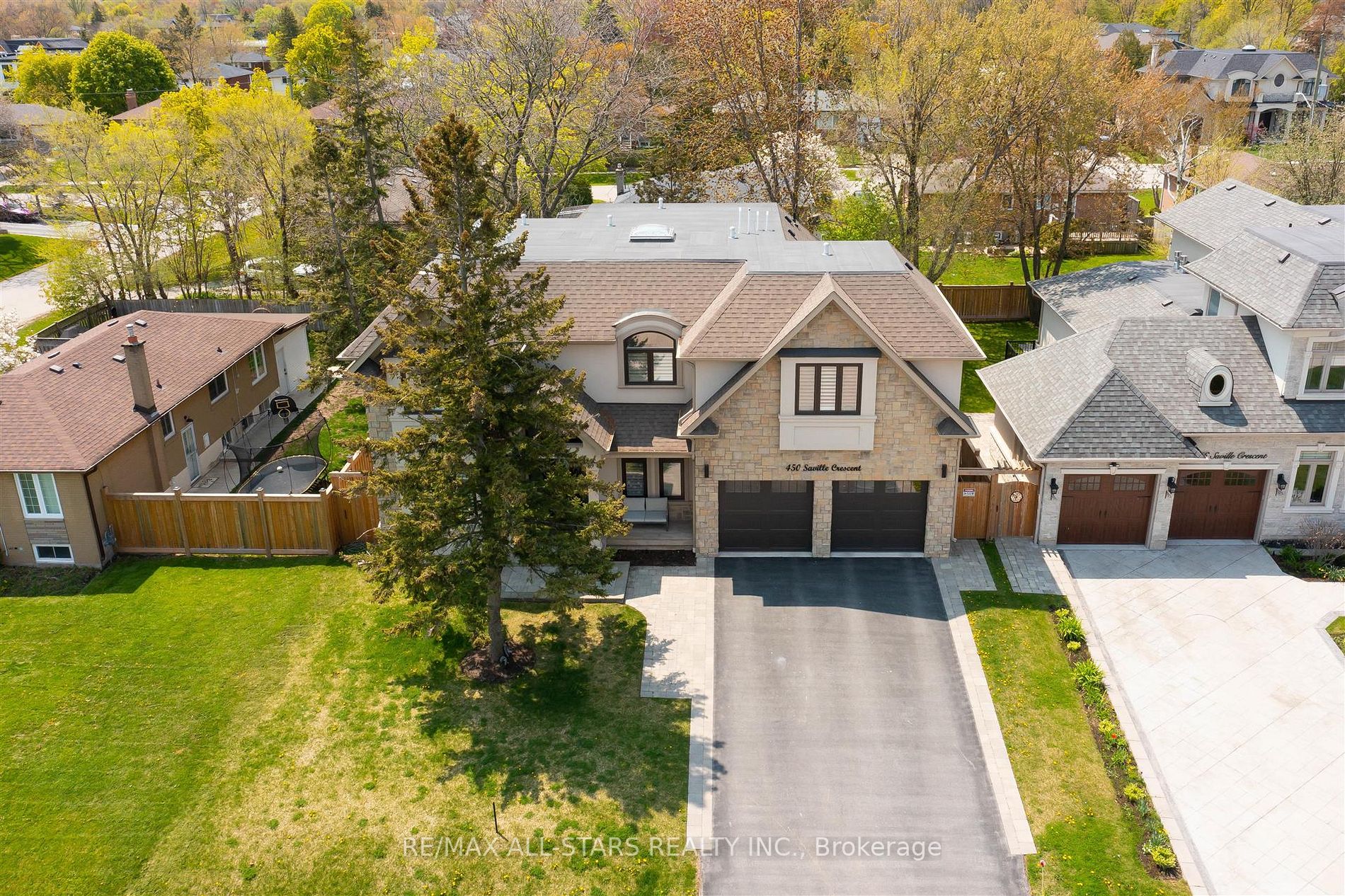450 Saville Crescent