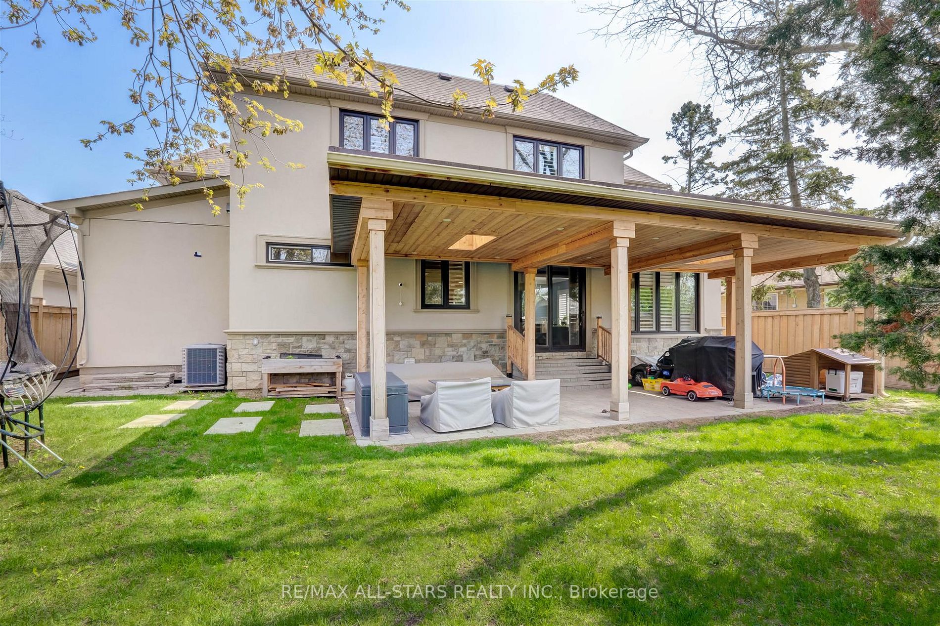 450 Saville Crescent