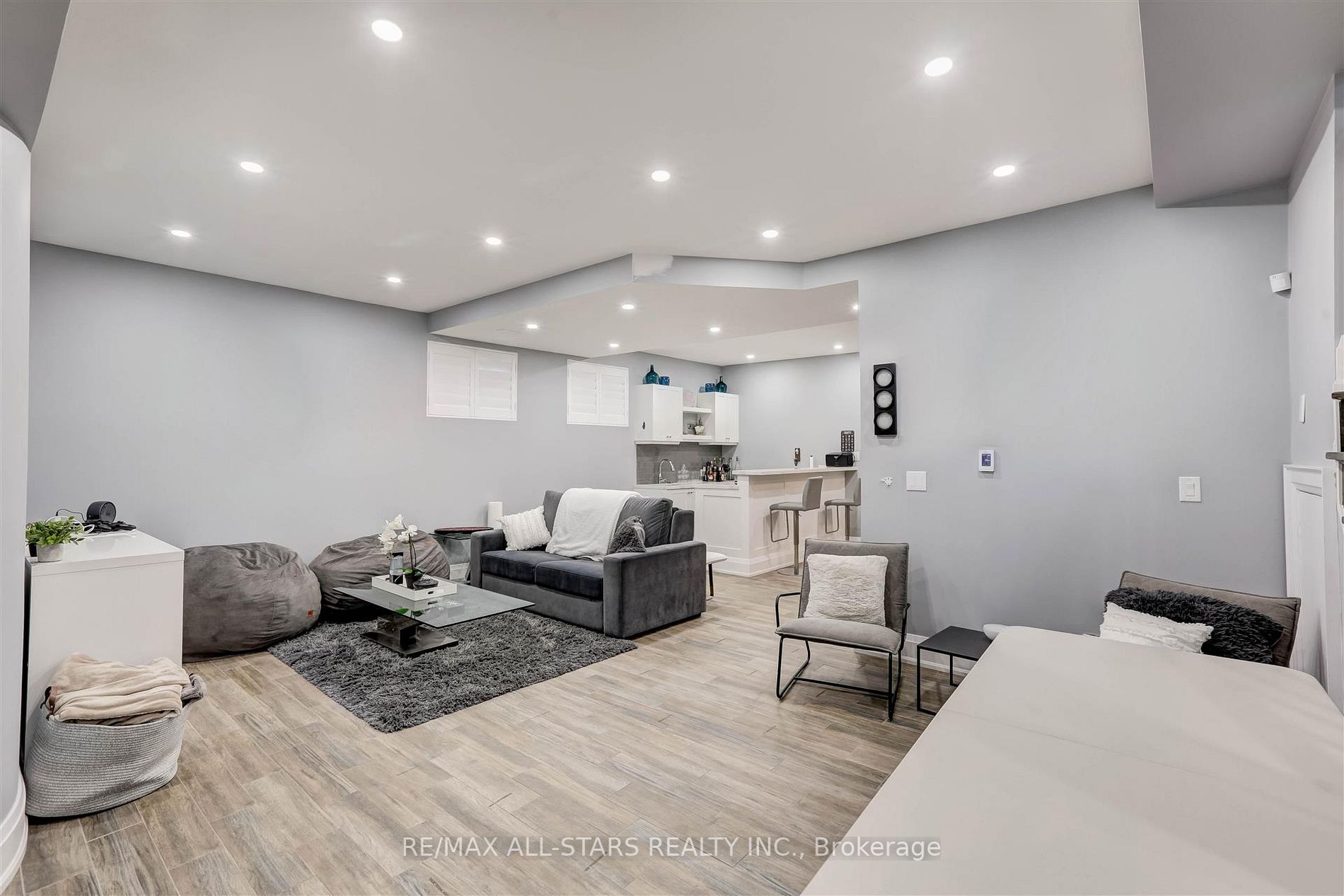 450 Saville Crescent