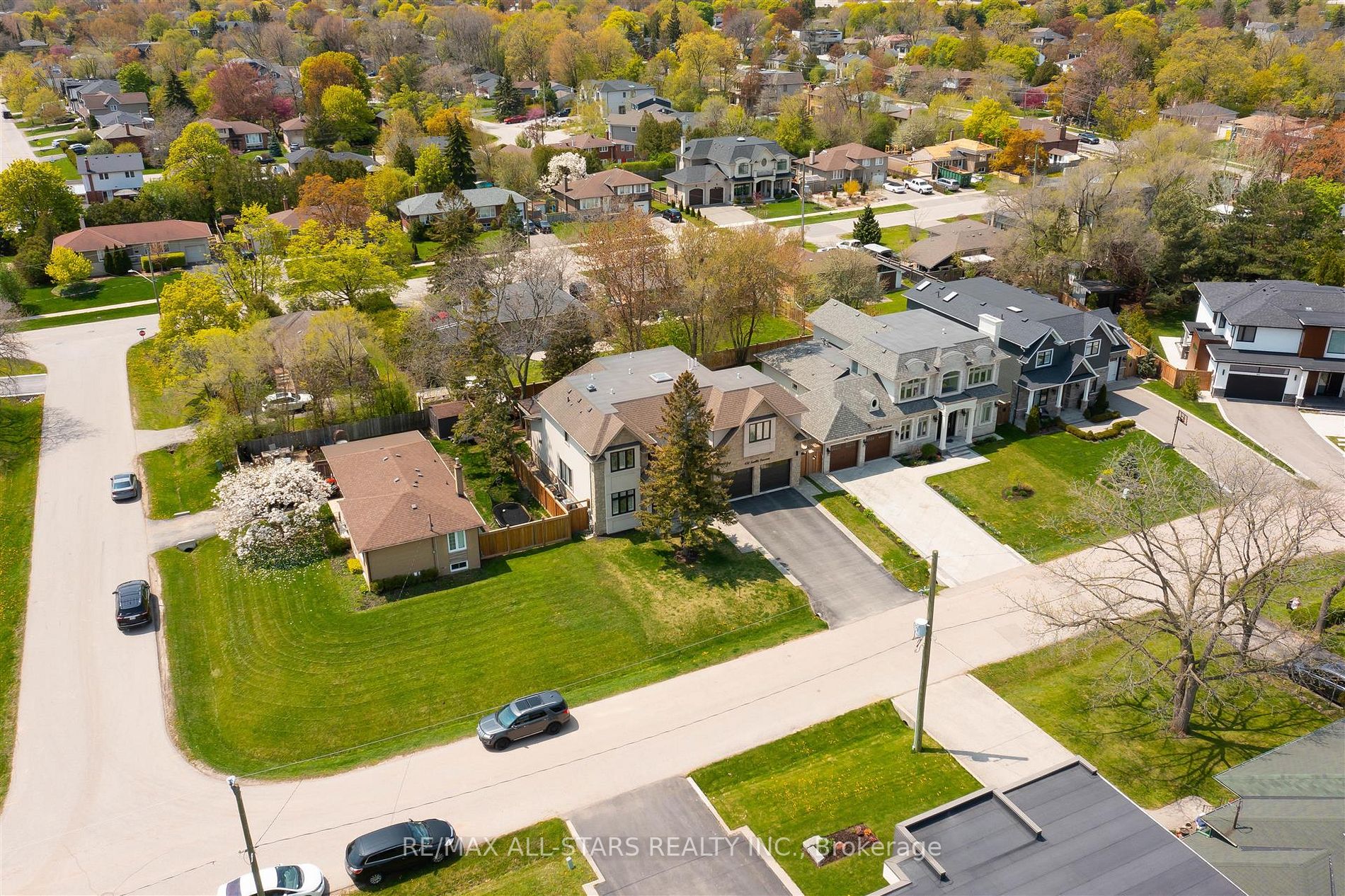 450 Saville Crescent
