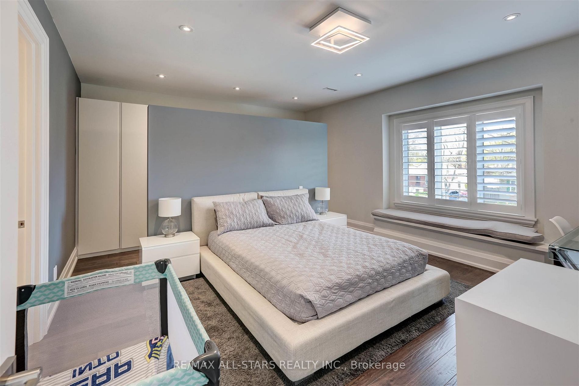 450 Saville Crescent