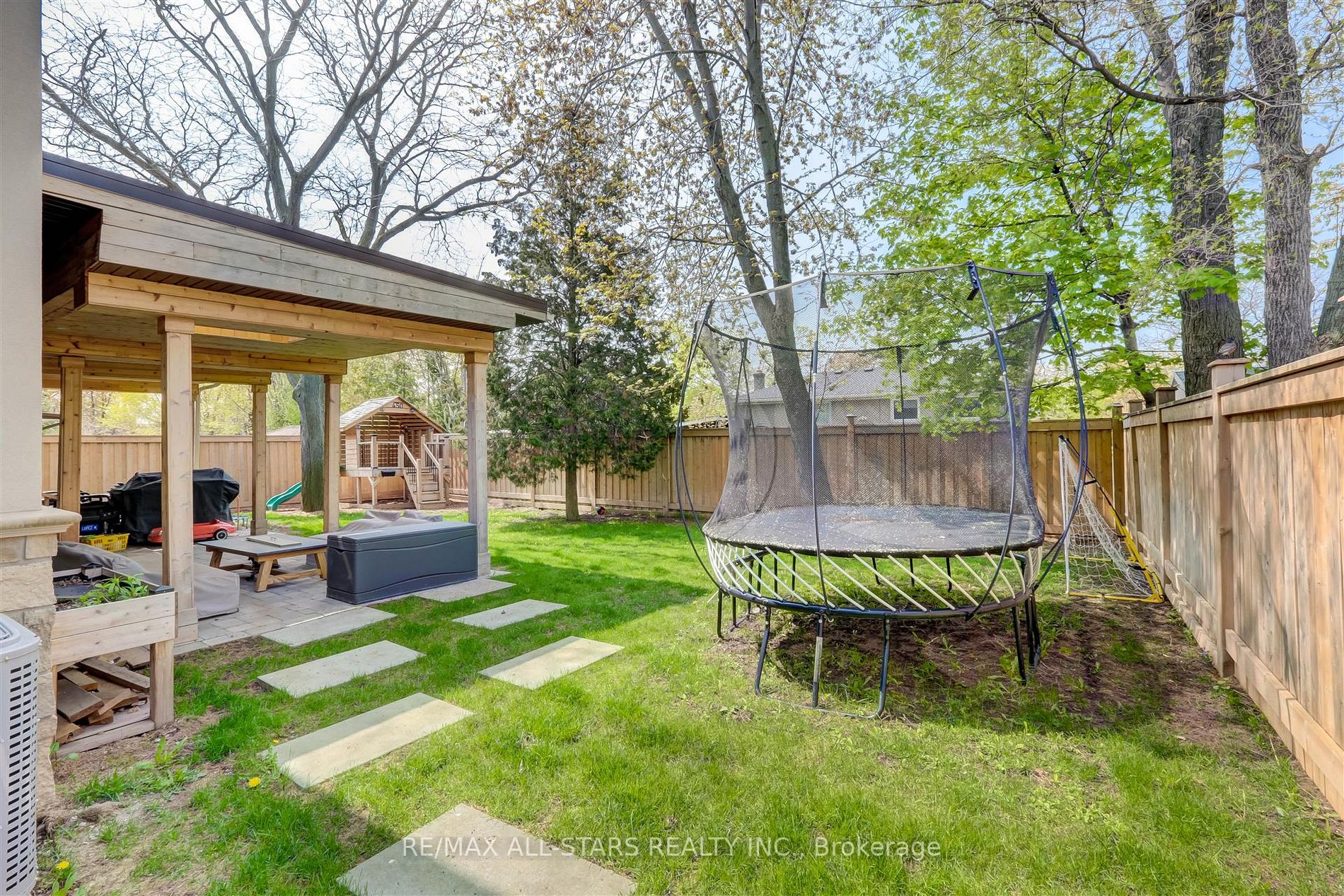 450 Saville Crescent