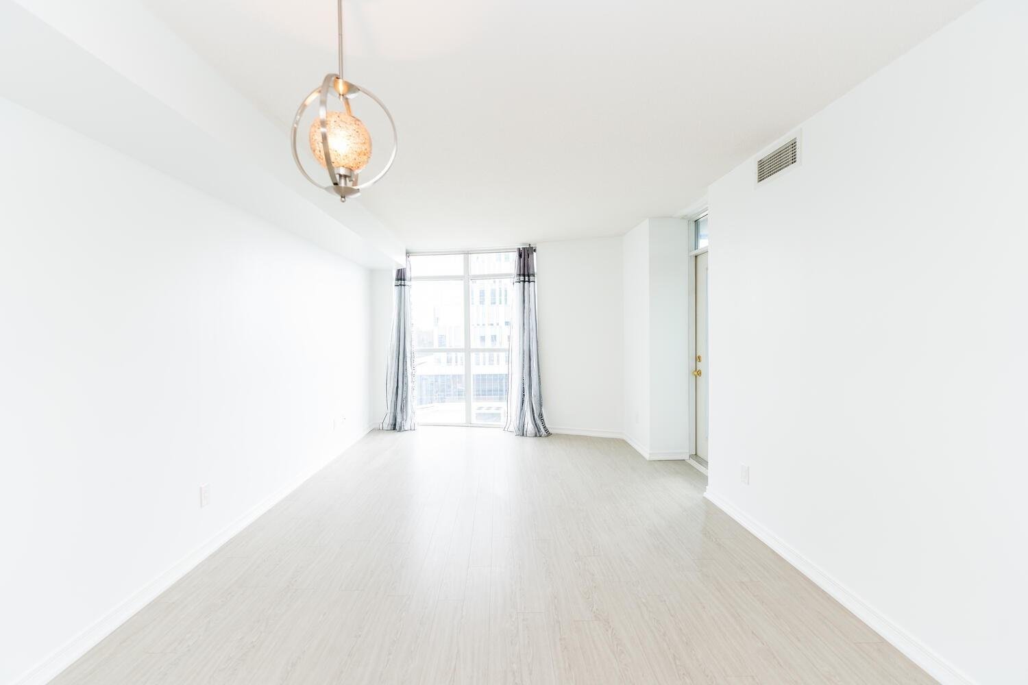 9 George St N, #606