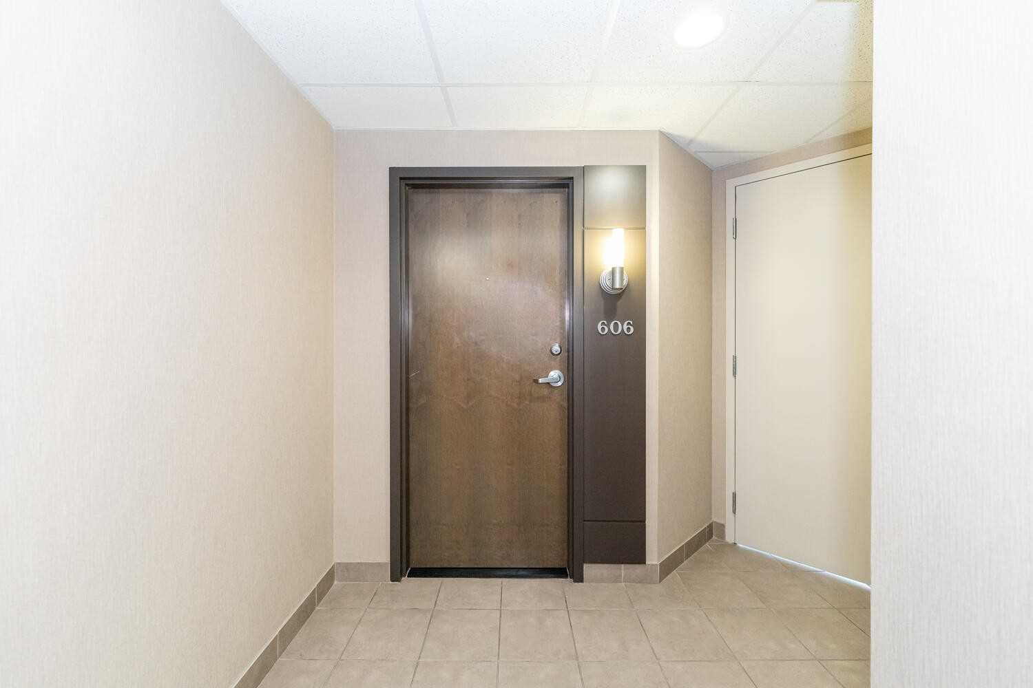9 George St N, #606