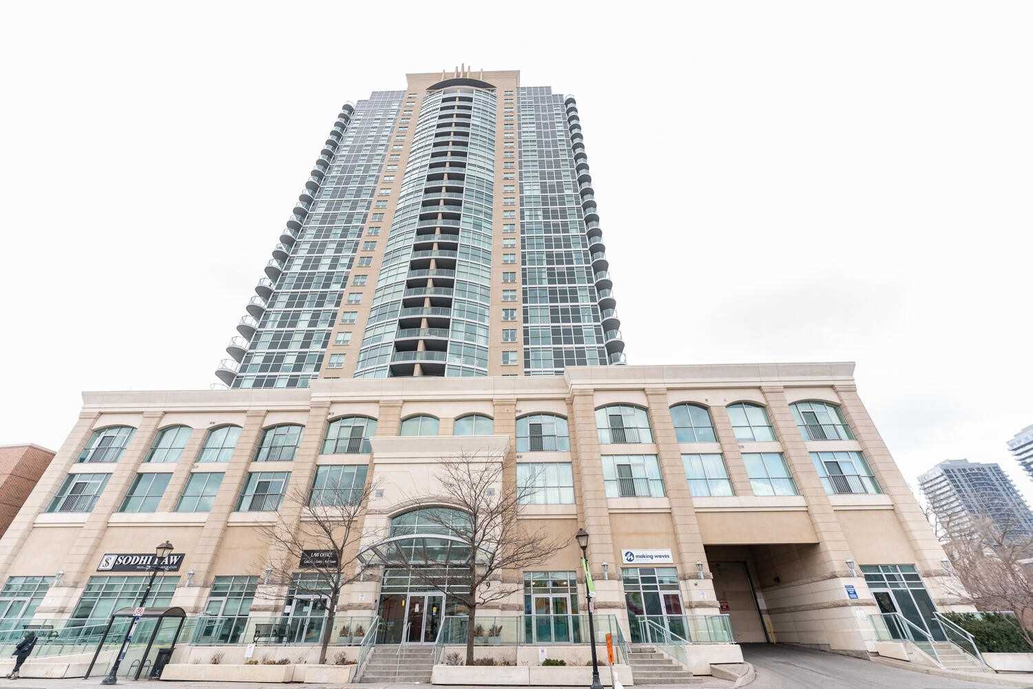 9 George St N, #606