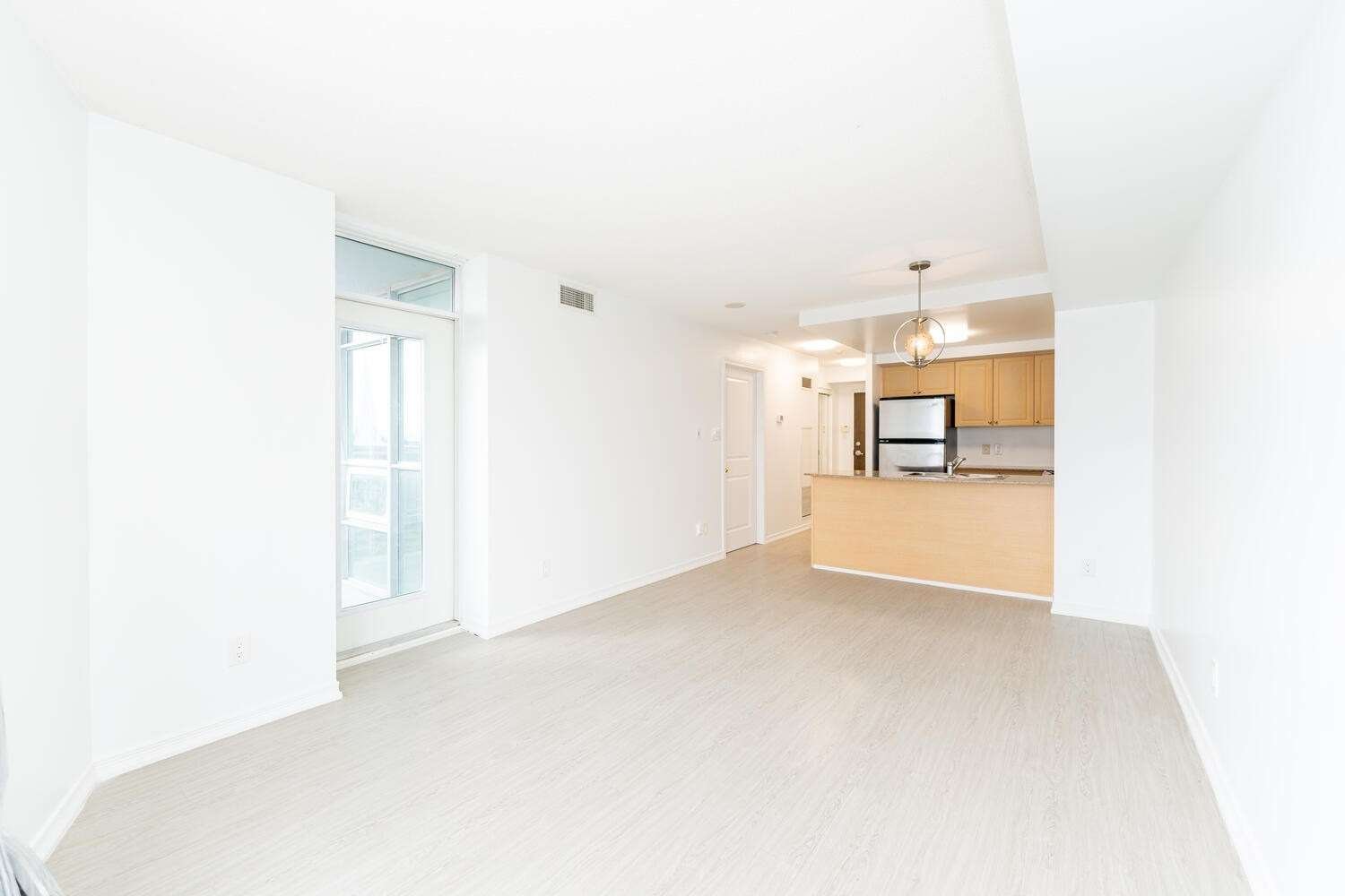 9 George St N, #606