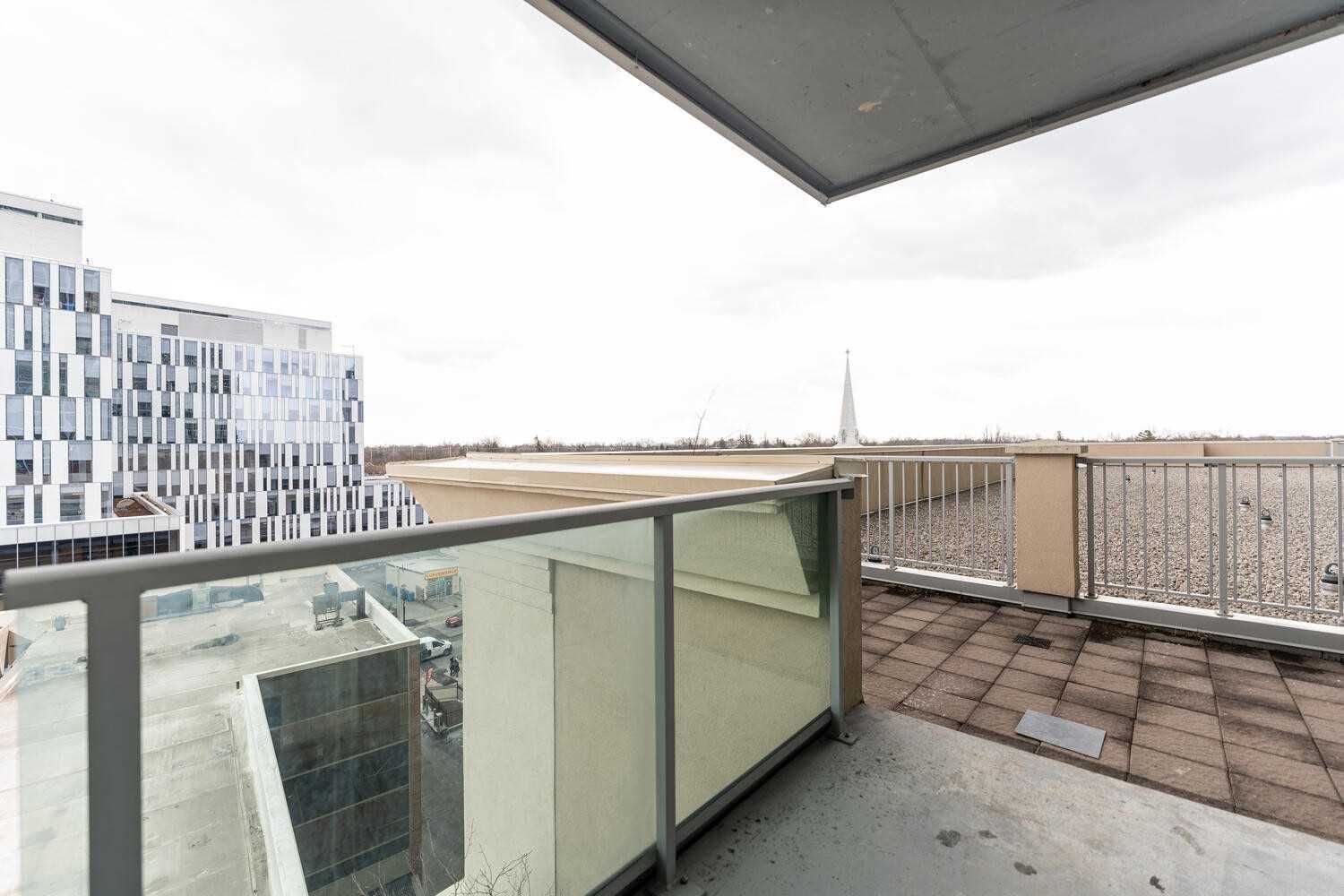 9 George St N, #606