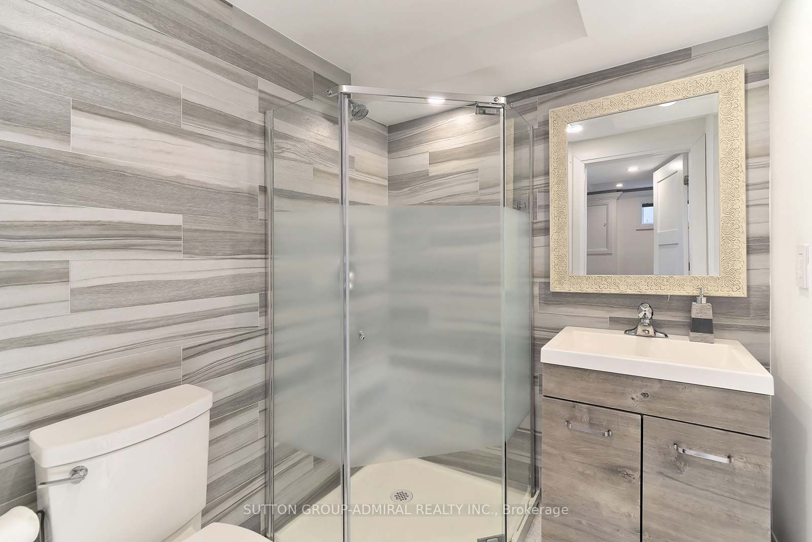 2816 Constable Rd