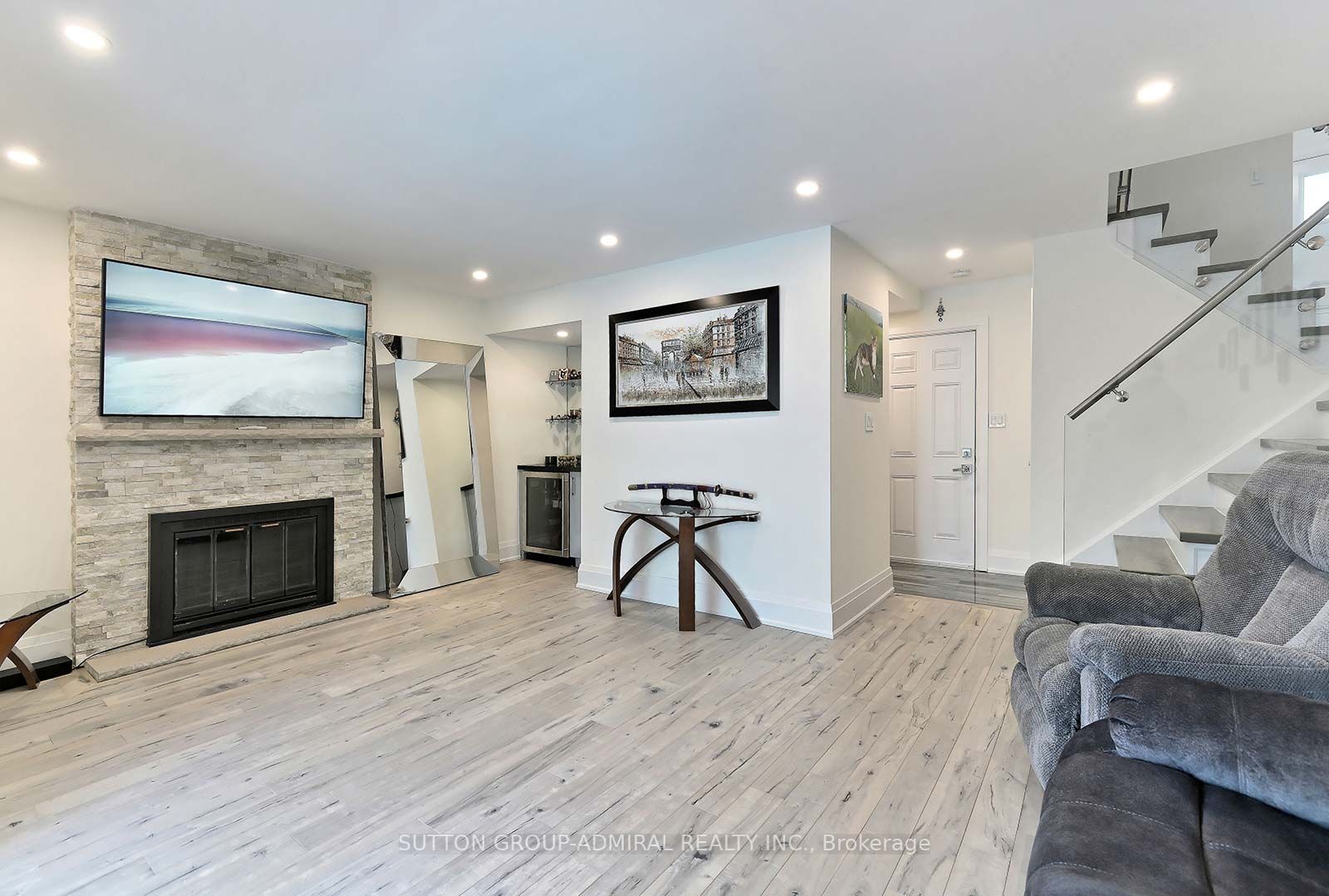 2816 Constable Rd