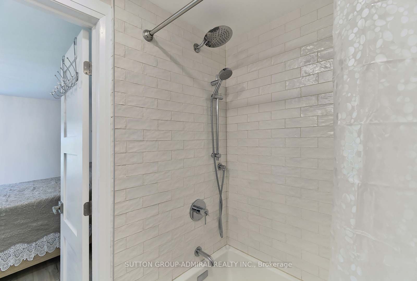 2816 Constable Rd