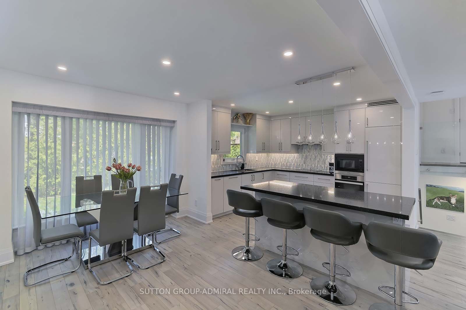 2816 Constable Rd