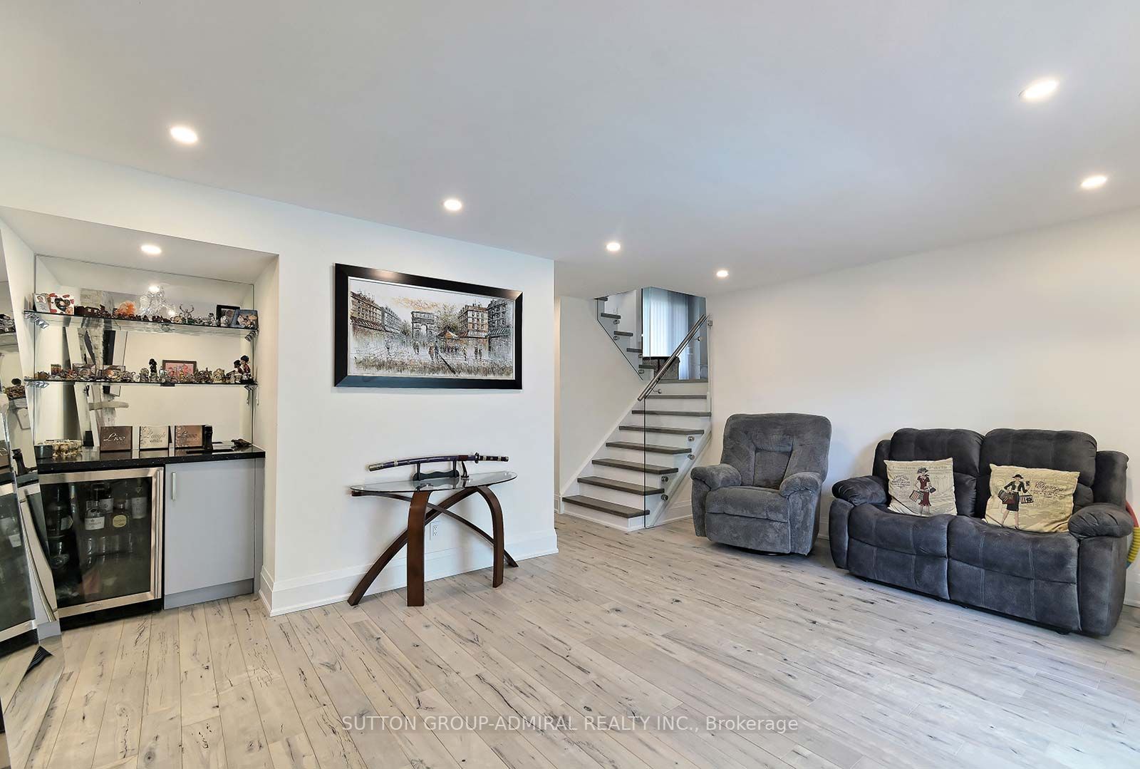 2816 Constable Rd