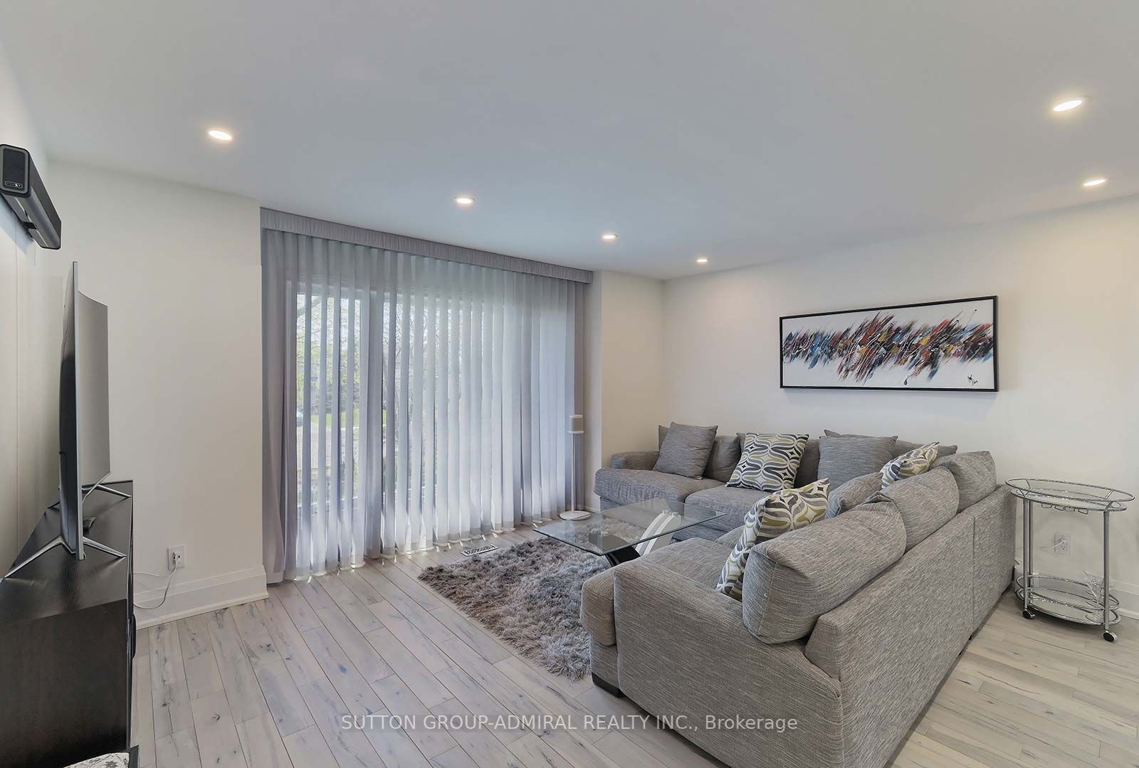 2816 Constable Rd
