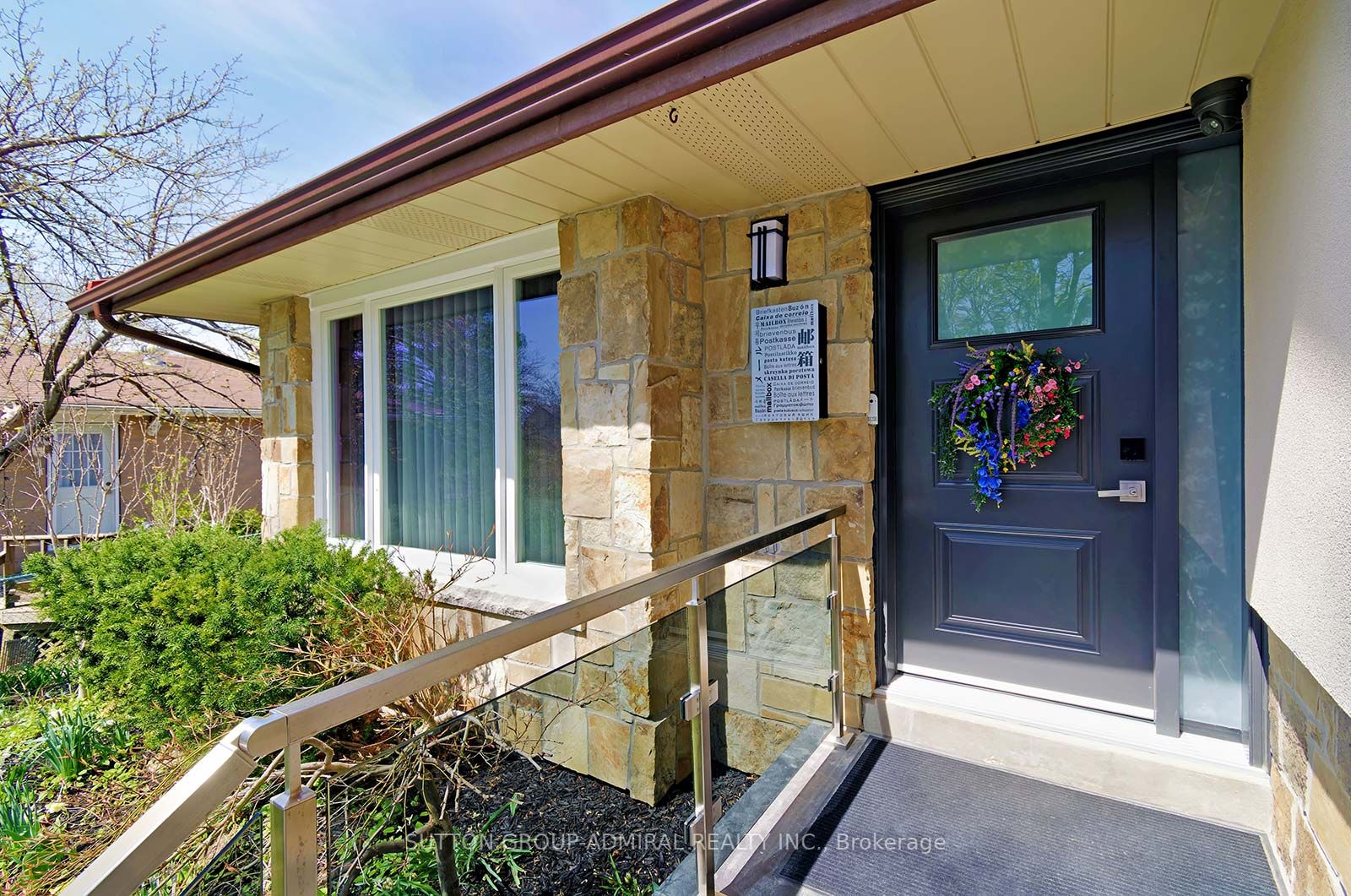 2816 Constable Rd