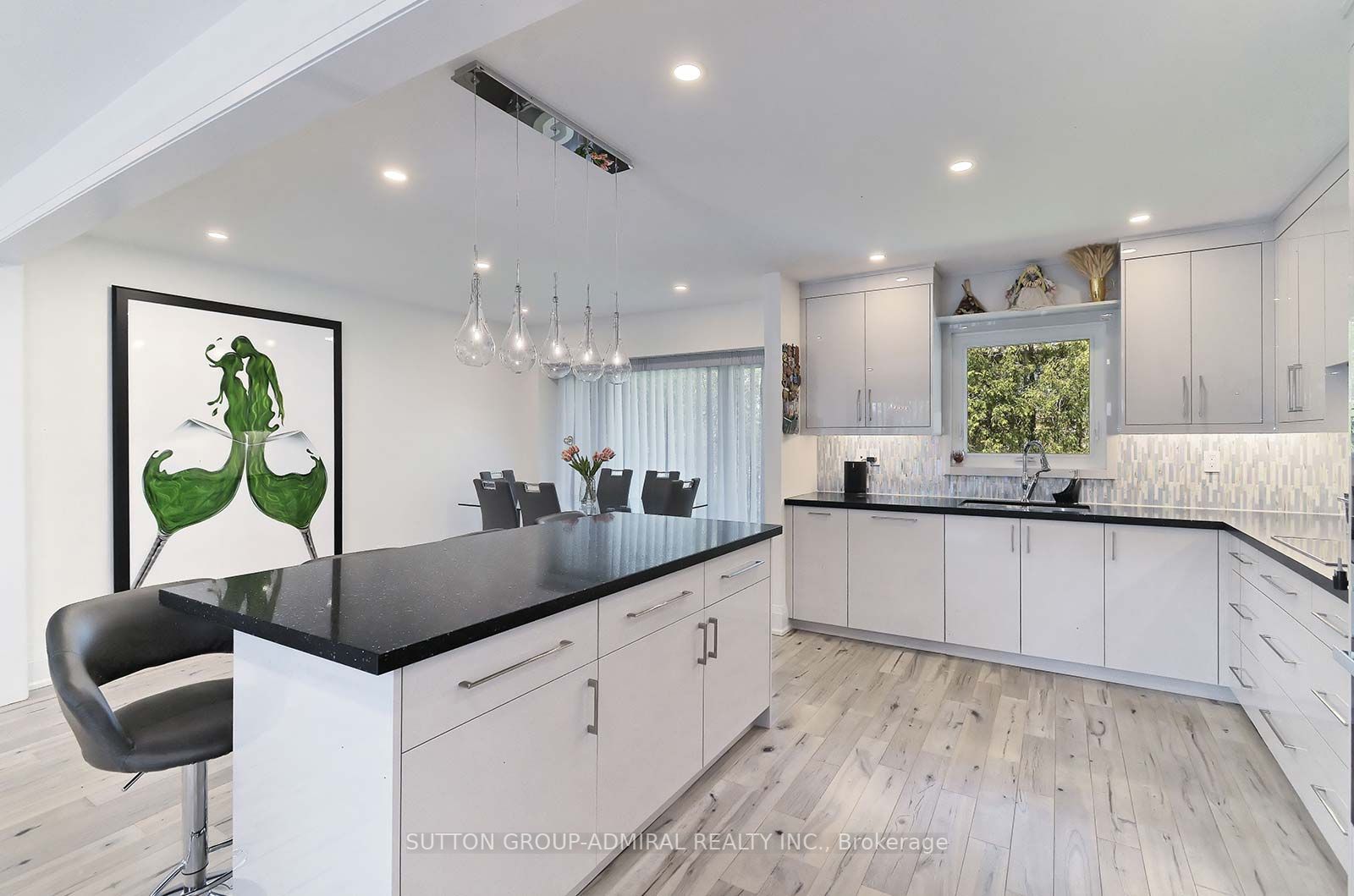 2816 Constable Rd