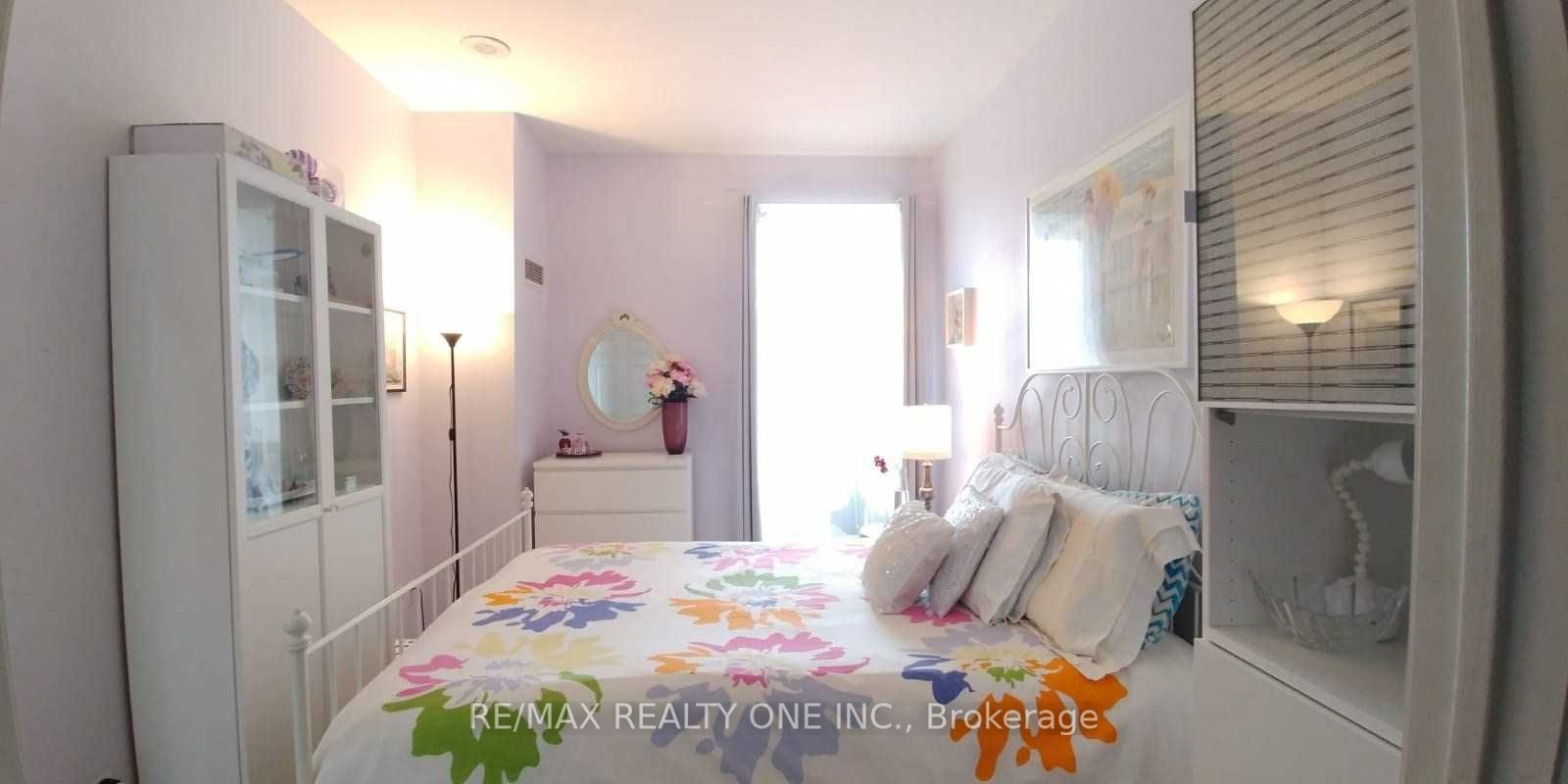220 Forum Dr, #Th#111