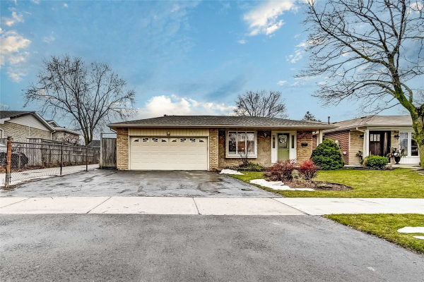 857 Willow Ave, Milton
