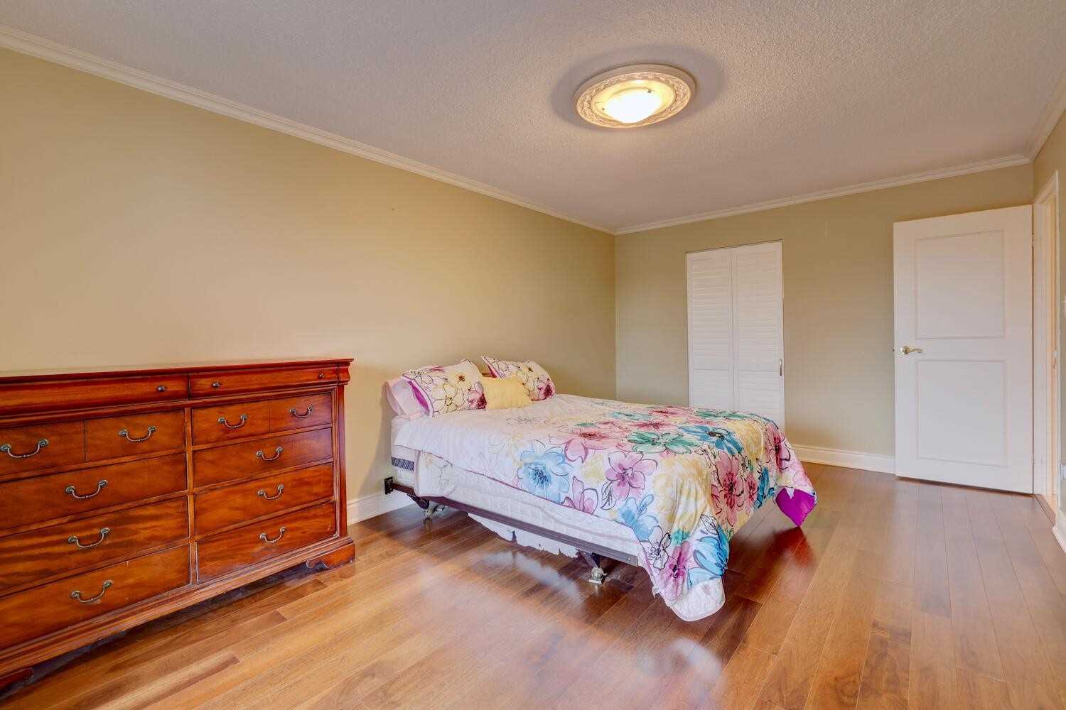 Listing W5995811 - Large Photo # 25