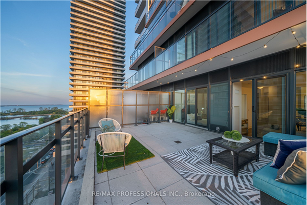 30 Shore Breeze Dr, Toronto