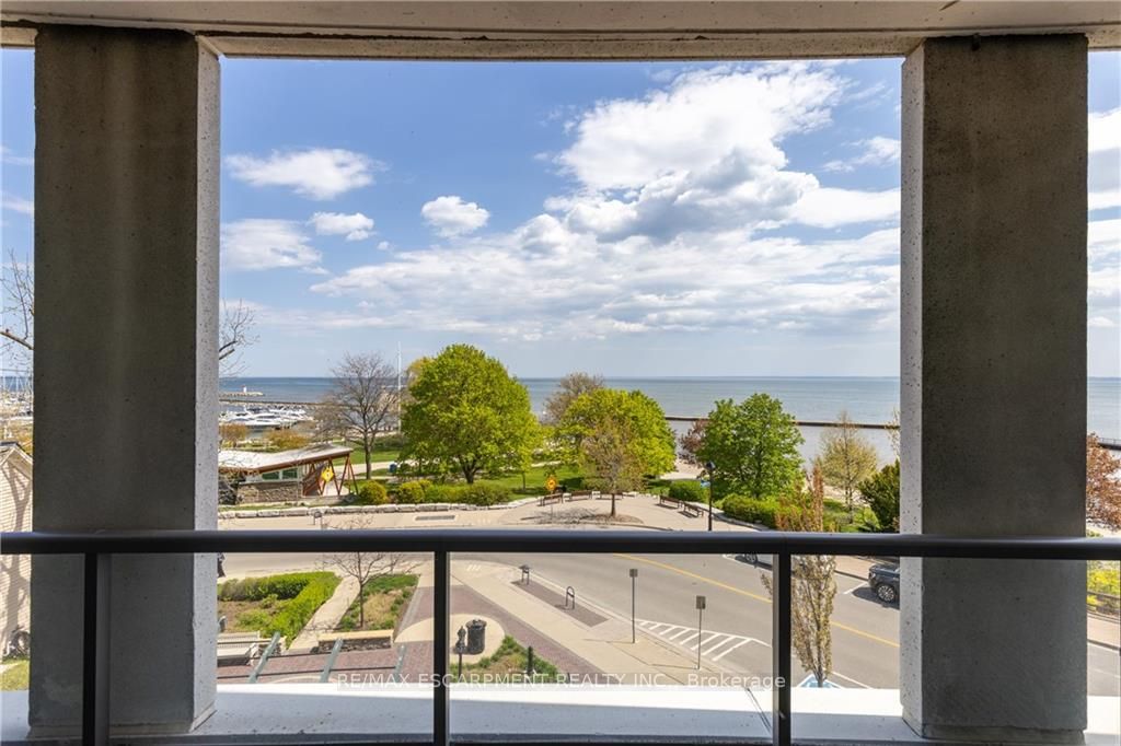 Listing W5995848 - Large Photo # 2