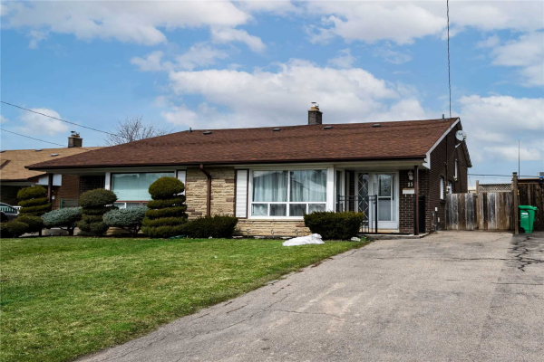 15 Benton St, Brampton