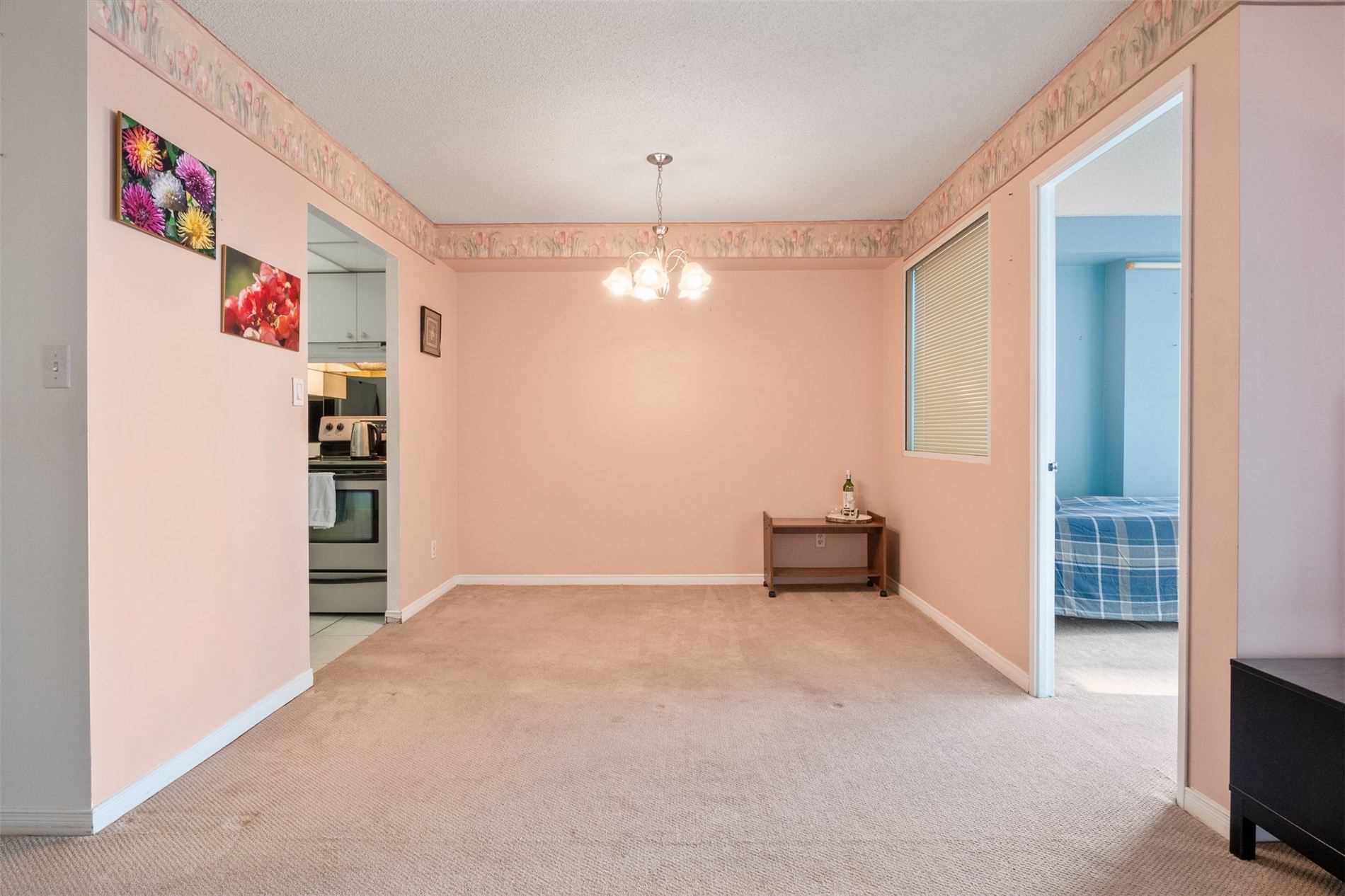 Listing W5996083 - Large Photo # 13