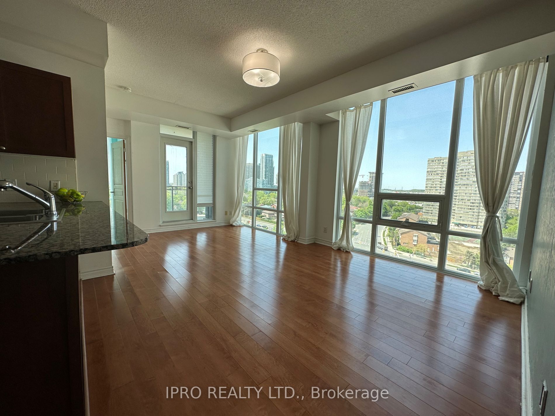 Listing W5996120 - Large Photo # 10