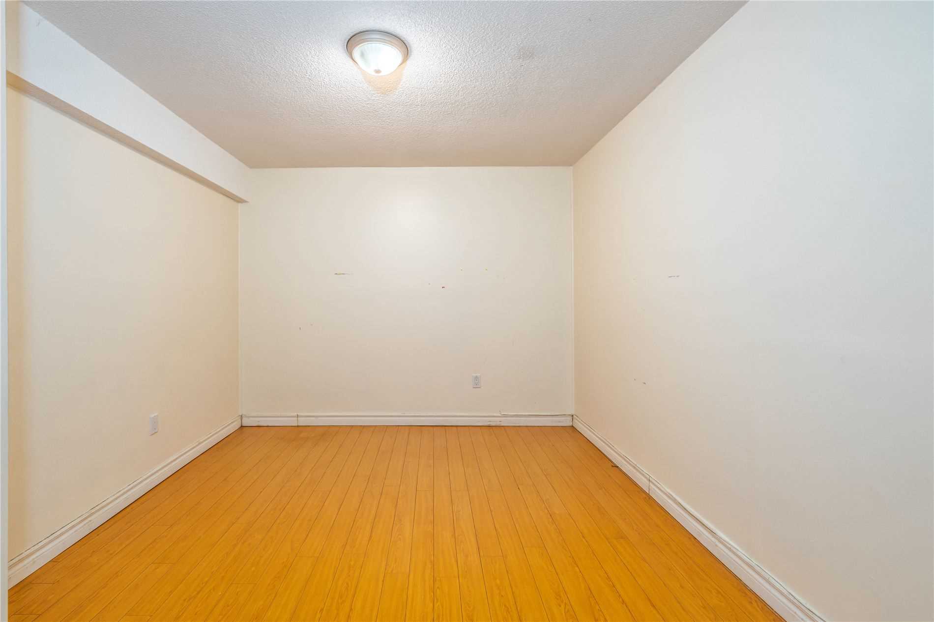 Listing W5996215 - Large Photo # 35