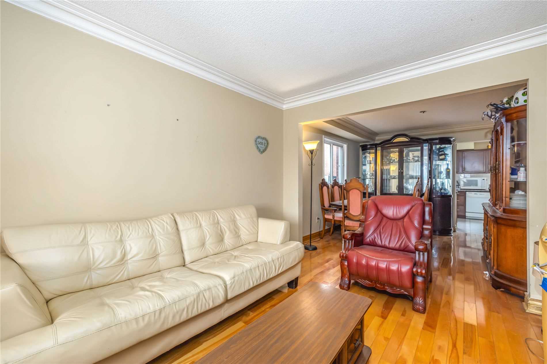 Listing W5996215 - Large Photo # 3